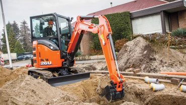 Focus sur la Mini Pelle Hitachi ZX26U-6 : Compacité et Mobilité 